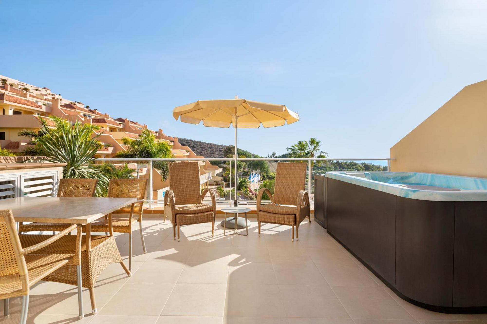 Wyndham Residences Costa Adeje ภายนอก รูปภาพ